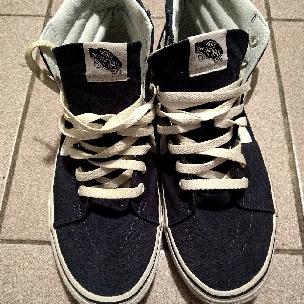 Van's skateboard sneaker